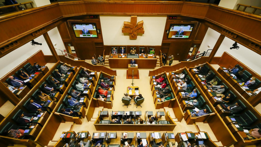 Los grupos impulsan la reforma del Reglamento del Parlamento para que la Covid no limite su actividad Los grupos impulsan la reforma del Reglamento del Parlamento para que la Covid no limite su actividad
