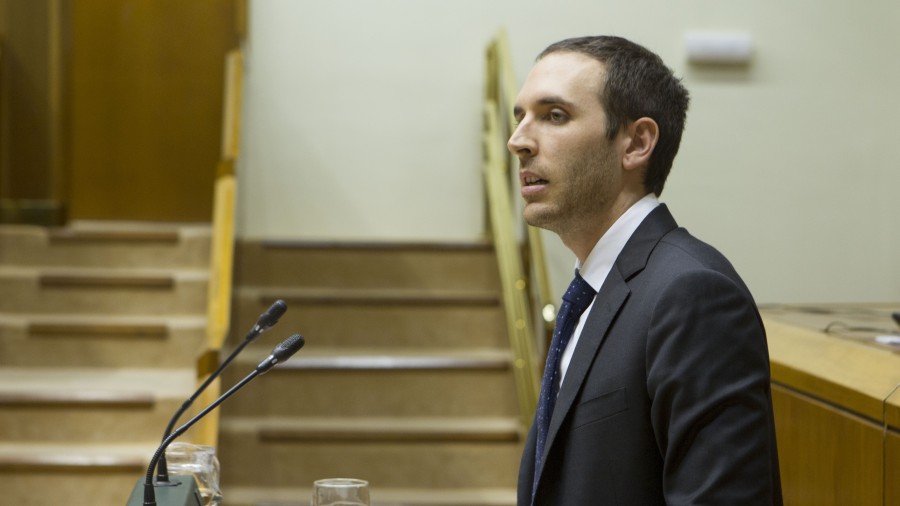 Mikel Arruabarrena: “El Gobierno Vasco vuelve a ponerse como objetivo el rebajar la tasa de desempleo por debajo del 10%” Mikel Arruabarrena: “El Gobierno Vasco vuelve a ponerse como objetivo el rebajar la tasa de desempleo por debajo del 10%”