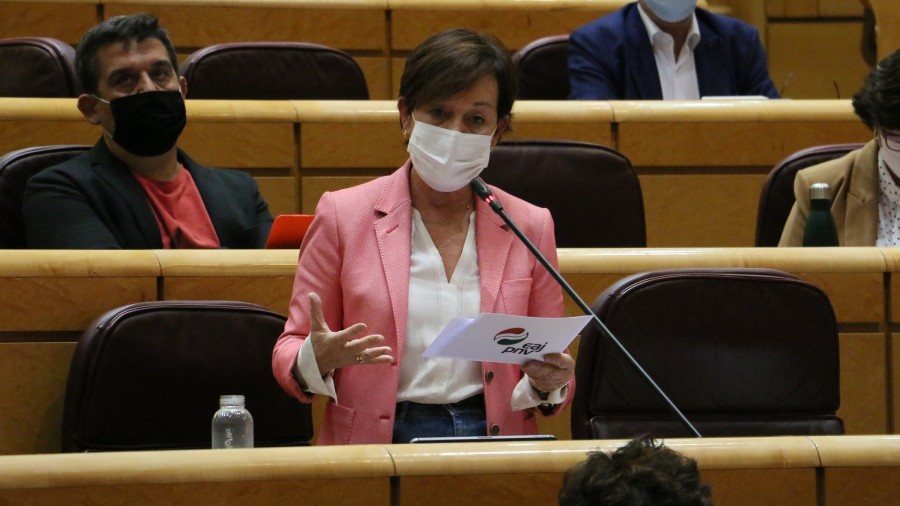 EAJ-PNVk CAF Renferen dirutza handiko kontratu batetik kanpo geratu izana salatu du, enpresa atzerritarren alde eginez