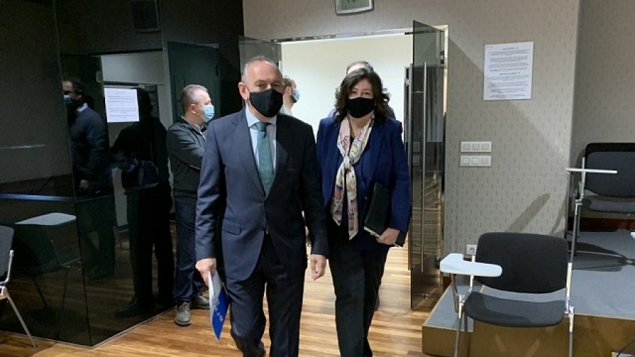 “Vamos a compartir el déficit con los ayuntamientos alaveses y vamos a garantizar la capacidad de deuda que necesiten las instituciones alavesas” “Vamos a compartir el déficit con los ayuntamientos alaveses y vamos a garantizar la capacidad de deuda que necesiten las instituciones alavesas”