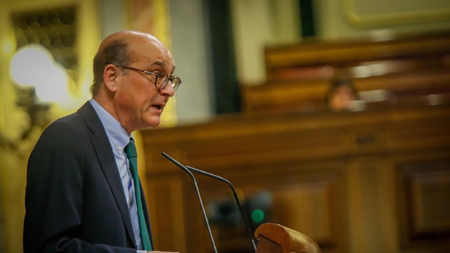 Unidas Podemosek Suhiltzaileen Oinarrizko Estatutua sortzeko egin duen proposamena “zentralista, jakobino eta errealitatetik urruntzat” jo du Mikel Legardak