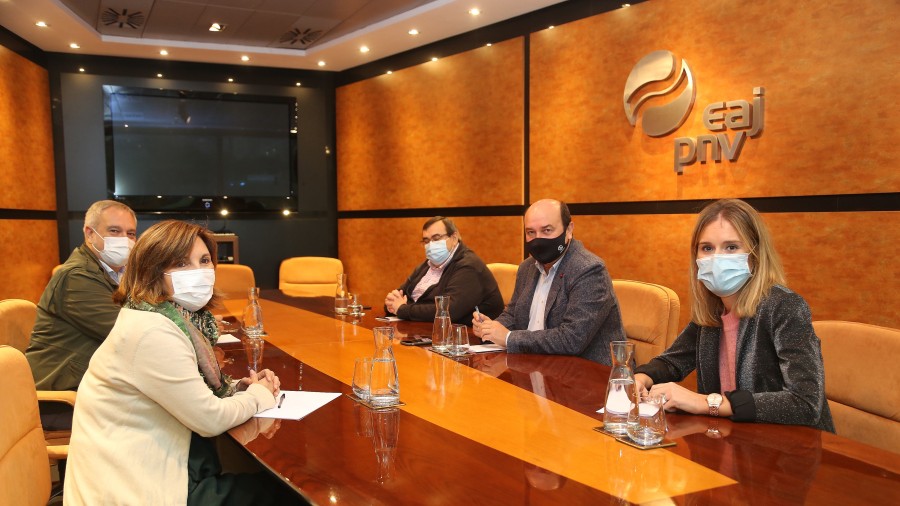 Ortuzar traslada a Garrido el compromiso de EAJ-PNV para afrontar los grandes retos del país desde el diálogo y el entendimiento Ortuzar traslada a Garrido el compromiso de EAJ-PNV para afrontar los grandes retos del país desde el diálogo y el entendimiento