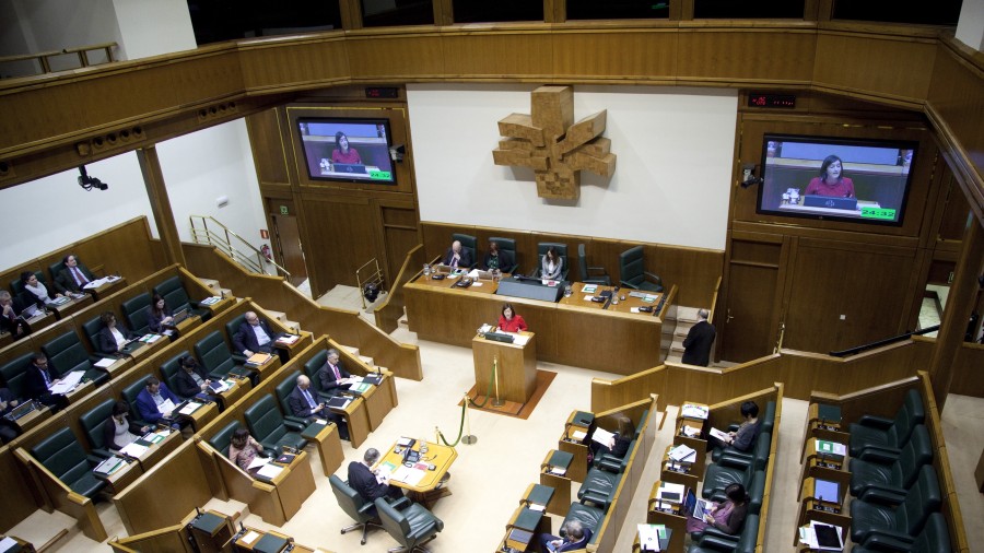 EAJ-PNV y PSE-EE proponen a Manu Lezertua para su reelección como Ararteko EAJ-PNV y PSE-EE proponen a Manu Lezertua para su reelección como Ararteko