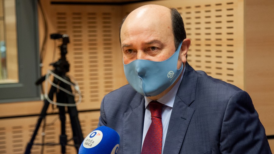 Ortuzar: “Sagardui tiene nuestro apoyo: ayer dio todas las explicaciones y ahora toca dejarle hacer frente a la pandemia” Ortuzar: “Sagardui tiene nuestro apoyo: ayer dio todas las explicaciones y ahora toca dejarle hacer frente a la pandemia”