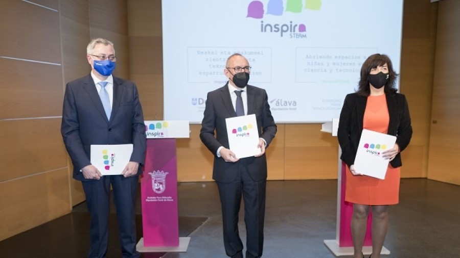 Arabako Foru Aldundiak, Deustuko Unibertsitateak eta Euskadiko Parke Teknologikoen sareak berritu egin dute Zientzia eta Teknologiako emakumeen bokazioak sustatzearekin duten konpromisoa