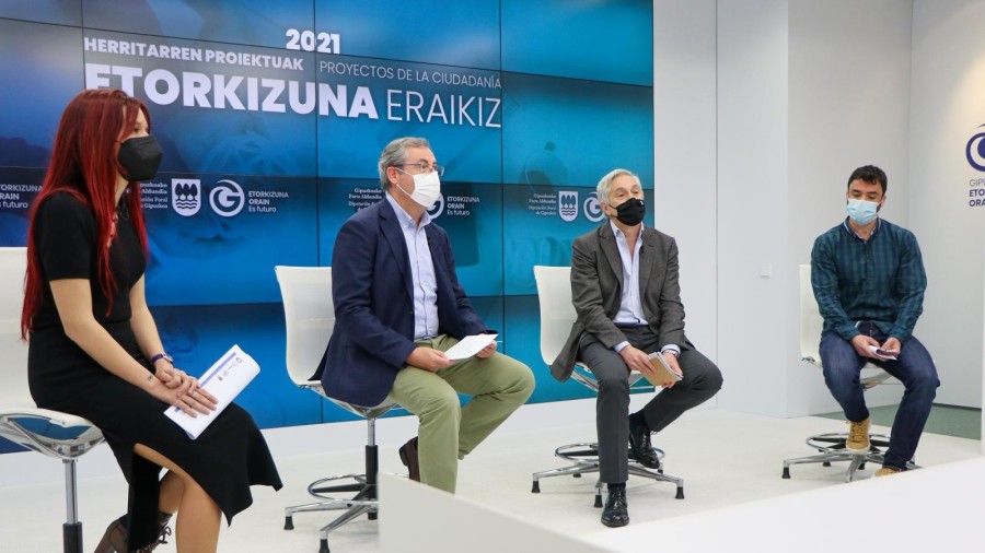 Gipuzkoaren “komunitate izaera” sendotzeko proiektuei arreta berezia eskainiko die aurten Etorkizuna Eraikizek Gipuzkoaren “komunitate izaera” sendotzeko proiektuei arreta berezia eskainiko die aurten Etorkizuna Eraikizek