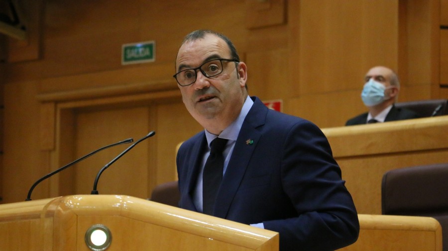 Europako Batasunak euskal erakundeen errealitatea kontuan har dezan eskatu dio Luke Uribe-Etxebarriak Harreman Instituzionaletarako Europako komisarioari Europako Batasunak euskal erakundeen errealitatea kontuan har dezan eskatu dio Luke Uribe-Etxebarriak Harreman Instituzionaletarako Europako komisarioari