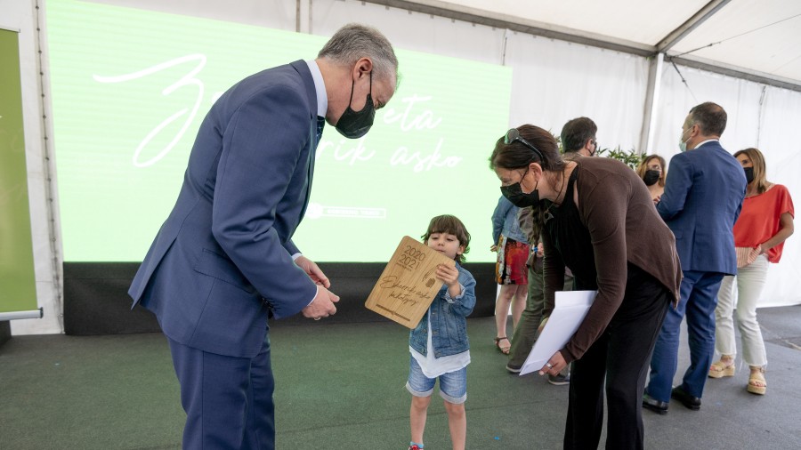 Iñigo Urkullu Lehendakariak euskal hezkuntza komuniutateak 2020-2021 ikasturtean egin duen lana eskertu eta aitortu du
