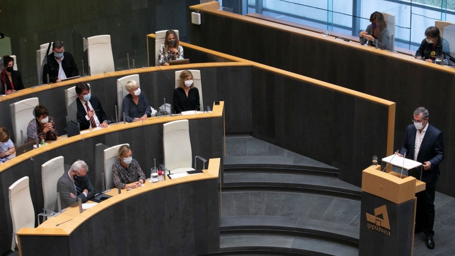 Ekonomia eta gizarte susperraldia pertsona ororengana iritsi dadin, azeleragailua zapaltzeko momentua da