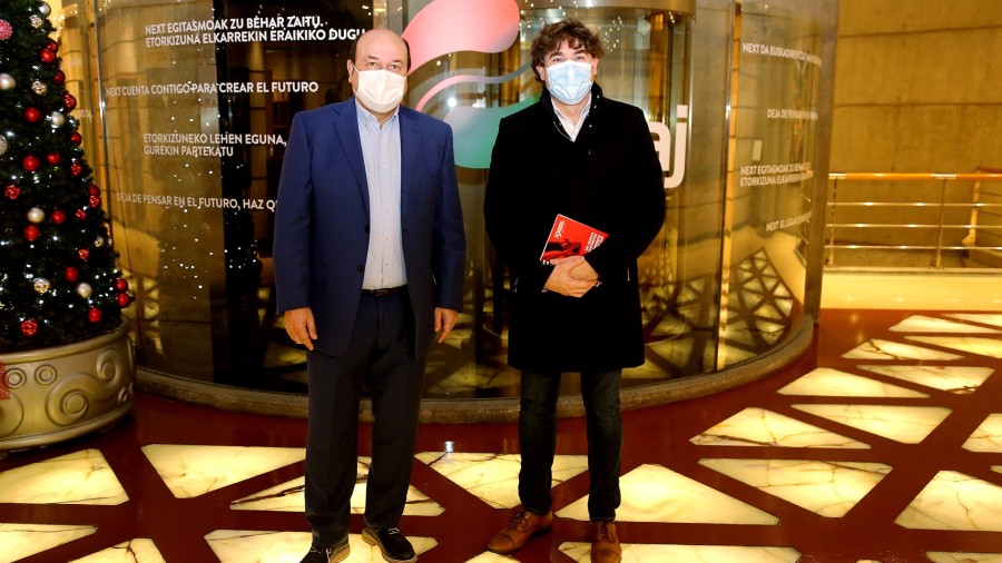 Ortuzarrek eta Anduezak egiaztatu dute EAJ-PNVk eta PSE-EEk euskal erakundeetan indarrean duten itunaren eraginkortasuna eta sendotasuna 