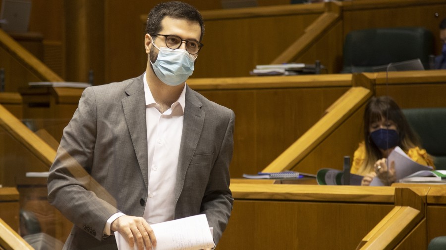 El presidente de la Ponencia que analiza el futuro del sistema educativo presenta a los grupos el borrador de conclusiones