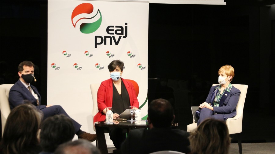 Irujok eta Tapiak Iruñean aztertu dute Ukrainaren inbasioaren ondorioz ematen ari den egoera ekonomikoa, bai eta tokiko sare produktiboak izan dezakeen eragina ere 