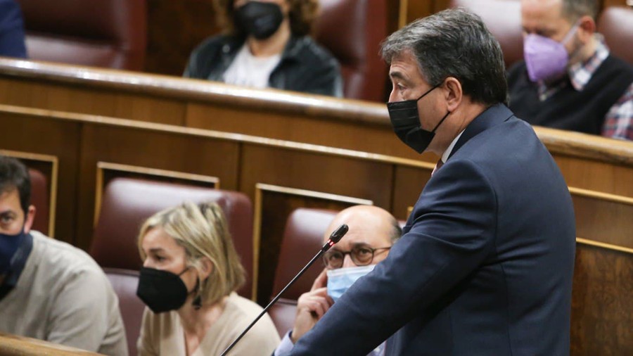 En respuesta a Aitor Esteban, Pedro Sánchez avanza que los tres proyectos estratégicos propuestos por la CAV 'están alineados' con el Plan de Recuperación europeo En respuesta a Aitor Esteban, Pedro Sánchez avanza que los tres proyectos estratégicos propuestos por la CAV 'están alineados' con el Plan de Recuperación europeo