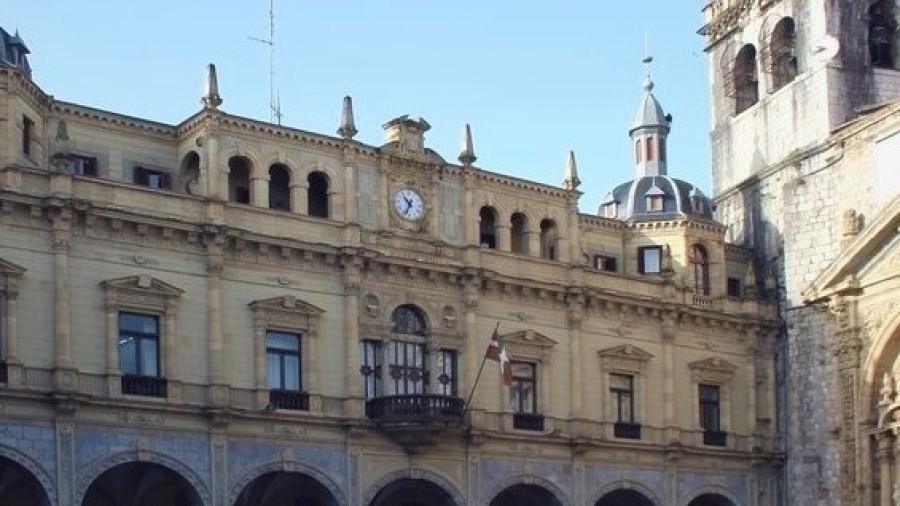 EAJ-PNV: «es increíble que, debido al modelo de gestión de EH Bildu, el Ayuntamiento tenga millones de euros de remanente todos los años» 