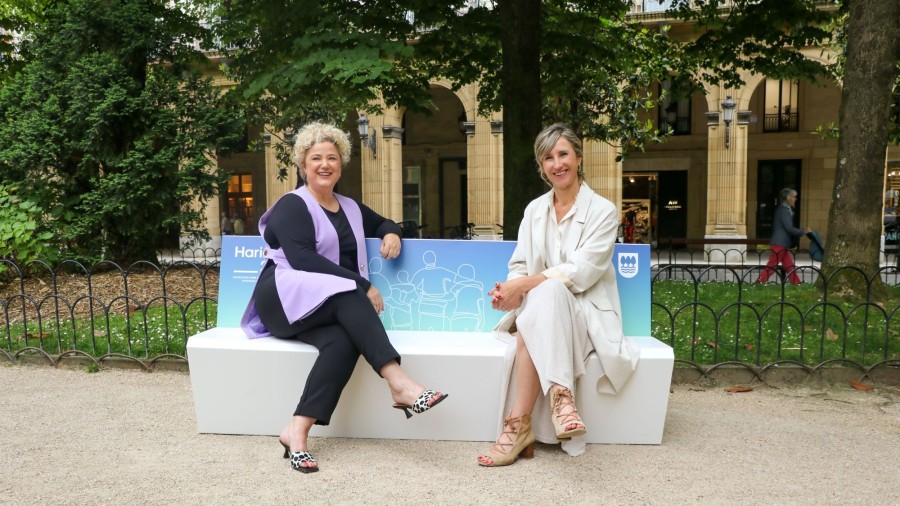 Diputación y Adinberri comparten con la sociedad guipuzcoana la estrategia ante las soledades: Hariak