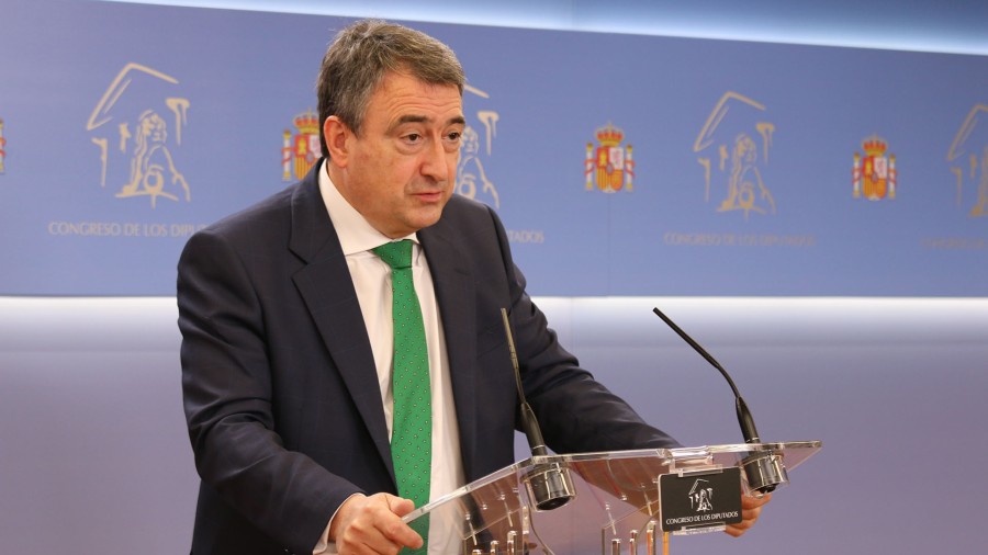 Aitor Esteban, sobre la tragedia en Melilla: “El Gobierno central no puede permanecer impasible ante la gestión del incidente y ante tantas muertes” Aitor Esteban, sobre la tragedia en Melilla: “El Gobierno central no puede permanecer impasible ante la gestión del incidente y ante tantas muertes”
