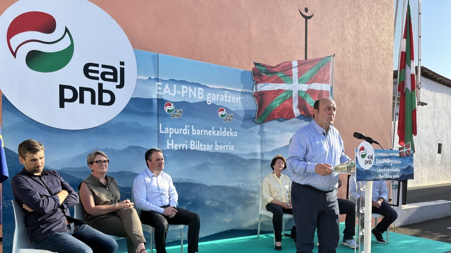 Ortuzarrek eta Etxelekuk EAJ-PNVren bultzada hitzeman dute Elkargoak “Ipar Euskadi garatzeko, hiritarrentzat ongizatea ekar dezan eta Hegoalderekin harremanak estutzen lagun dezan”  