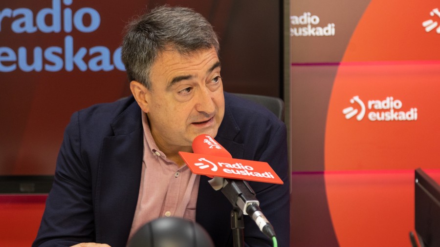 Aitor Esteban: “Seguimos empeñados y empeñadas en dar estabilidad pero hacen falta gestos por parte del Gobierno español y voluntad de acuerdo en lo legislativo” Aitor Esteban: “Seguimos empeñados y empeñadas en dar estabilidad pero hacen falta gestos por parte del Gobierno español y voluntad de acuerdo en lo legislativo”
