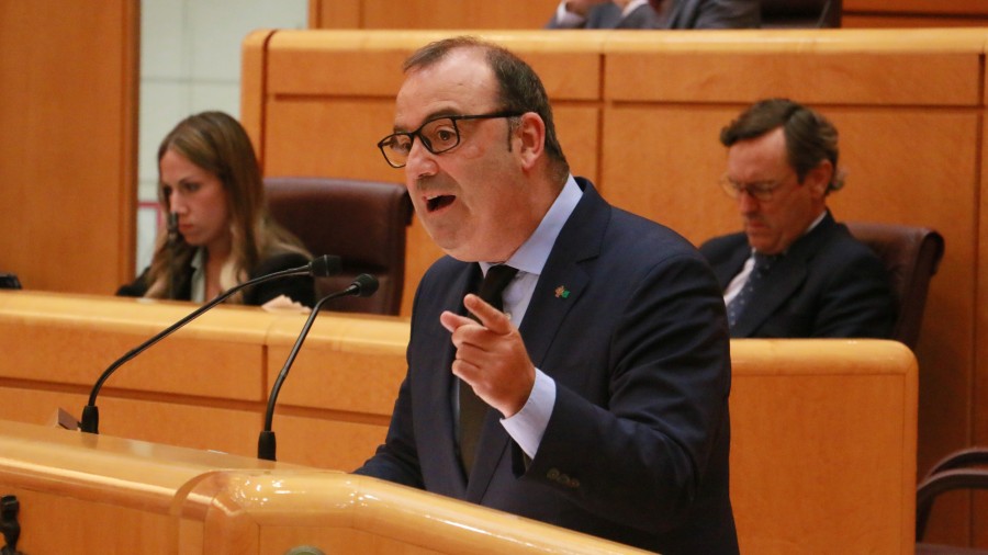 Luke Uribe-Etxebarria defiende el Derecho Civil y Foral vasco