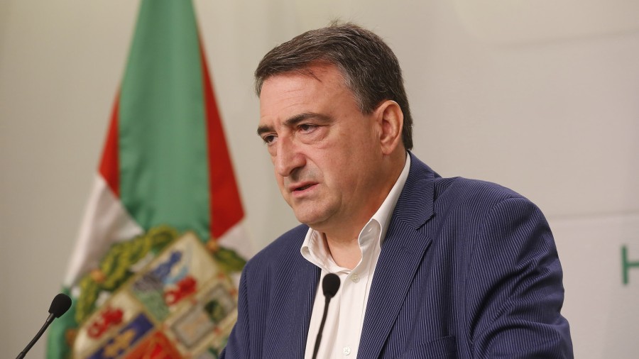 Esteban califica el bloqueo de los órganos judiciales de “lamentable e inaceptable” e insiste en que “el PNV no quiere saber nada” Esteban califica el bloqueo de los órganos judiciales de “lamentable e inaceptable” e insiste en que “el PNV no quiere saber nada”