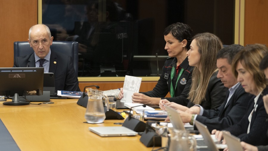 Jaurlaritzak emakumeak Ertzaintzako oinarrizko eskalan sartzea sustatzeko lehenengo plana aurkeztu du 2026ra begira Jaurlaritzak emakumeak Ertzaintzako oinarrizko eskalan sartzea sustatzeko lehenengo plana aurkeztu du 2026ra begira