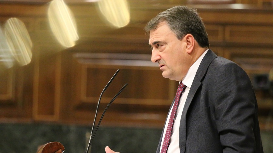 PSOEk eta Podemosek atzera bota dute Pegasus eskandaluaren ondoren Euskal Taldeak CNIren kontrolak hobetzeko egin duen proposamena PSOEk eta Podemosek atzera bota dute Pegasus eskandaluaren ondoren Euskal Taldeak CNIren kontrolak hobetzeko egin duen proposamena