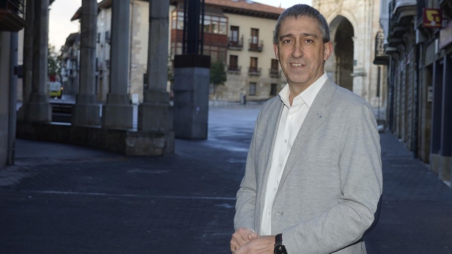 Ernesto Sainz Lanchares optará a revalidar la alcaldía de Agurain como candidato de EAJ-PNV Ernesto Sainz Lanchares optará a revalidar la alcaldía de Agurain como candidato de EAJ-PNV