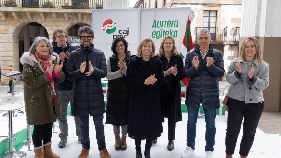 Etorkizunari “berme guztiekin” aurre egiteko, ekonomia “sendo, berritzaile eta aurreratu” baten alde egin du Eider Mendozak