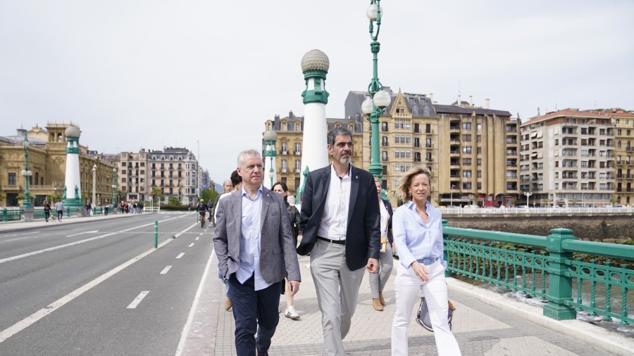 Urkullu lehendakariak Eneko Goiari konpromisoa eta elkarlana eskaini dizkio, Donostiak aurrera egiteko