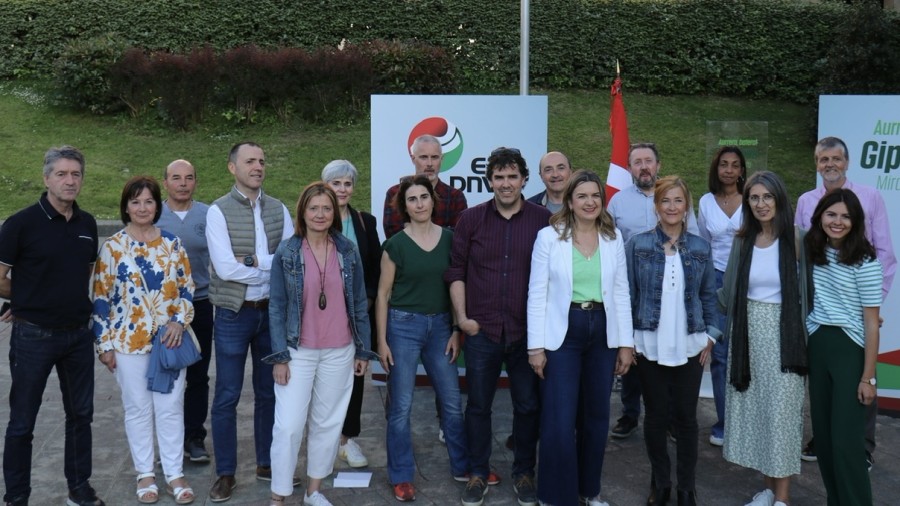 Amaia Erostarbe presenta un equipo sólido, comprometido y plural para liderar el cambio en Oñati y poner al municipio mirando al futuro Amaia Erostarbe presenta un equipo sólido, comprometido y plural para liderar el cambio en Oñati y poner al municipio mirando al futuro