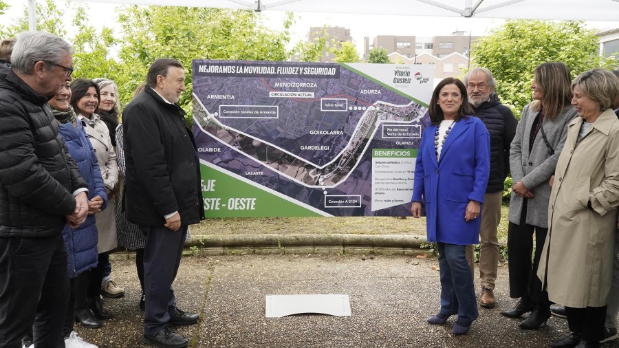 Beatriz Artolazabal construirá un nuevo vial para unir el Este y el Oeste de Vitoria-Gasteiz Beatriz Artolazabal construirá un nuevo vial para unir el Este y el Oeste de Vitoria-Gasteiz