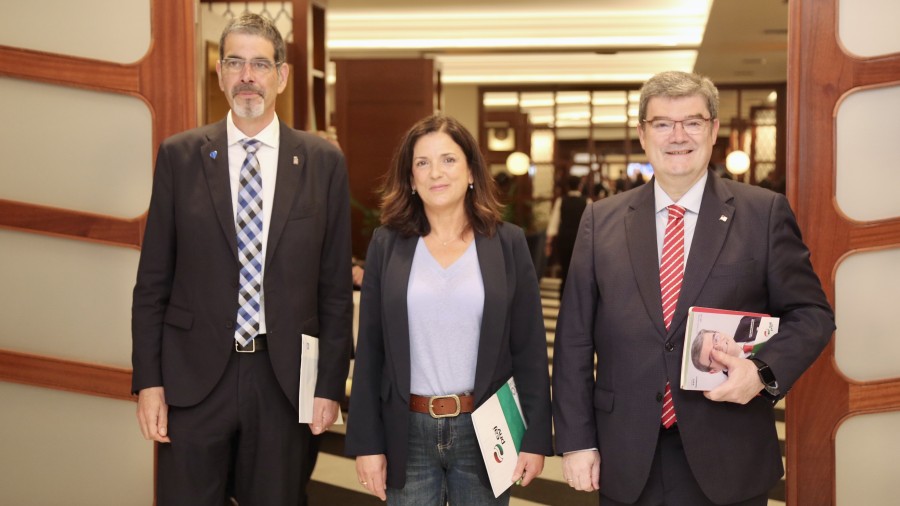 Ortuzar presenta a Aburto, Artolazabal y Goia como los únicos candidatos “capaces de poner sus ciudades en marcha la mañana del 29-M” Ortuzar presenta a Aburto, Artolazabal y Goia como los únicos candidatos “capaces de poner sus ciudades en marcha la mañana del 29-M”