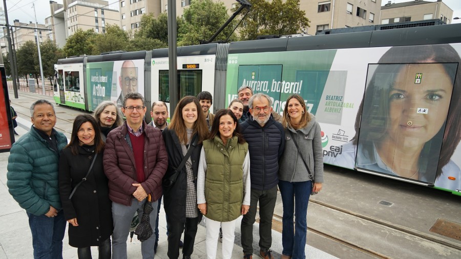 Beatriz Artolazabal apuesta por reorganizar las líneas de TUVISA, mejorar las frecuencias y reforzar el servicio de Gautxori Beatriz Artolazabal apuesta por reorganizar las líneas de TUVISA, mejorar las frecuencias y reforzar el servicio de Gautxori
