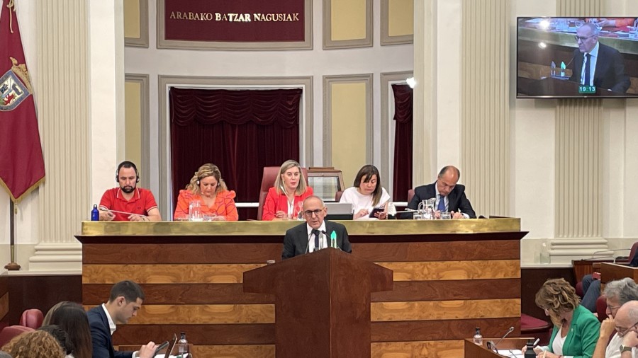 Ramiro Gonzálezek “elkarrizketa, akordioa eta malgutasuna” eskaintzen die oposizioko alderdiei, gehiengoak lortzeko eta “Araban aurrera egiten jarraitzeko”