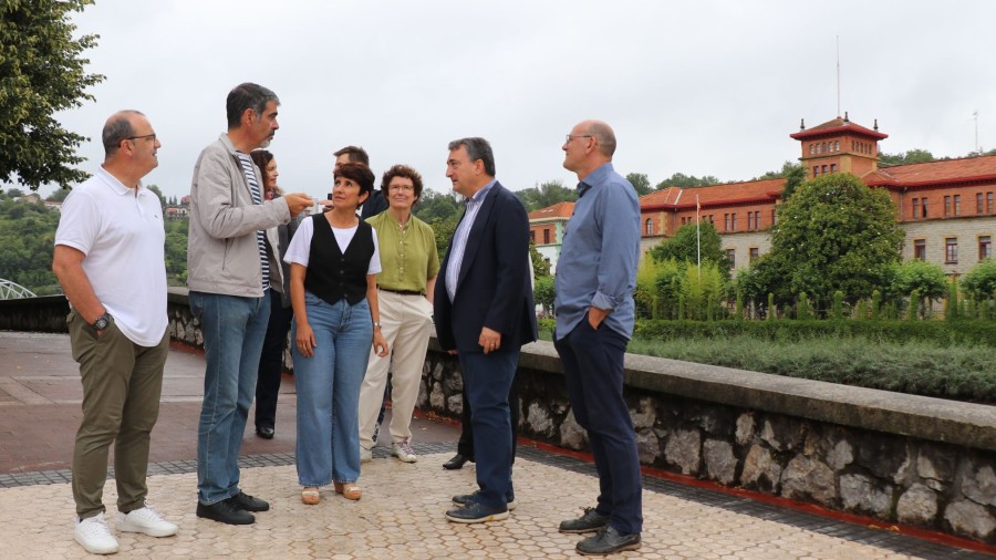 Aitor Esteban: “Loiolako kuartelen inguruan lortu dugun akordioa da EAJ-PNVk garatzen duen etxebizitza politika eraginkor eta errealaren adibiderik ezin hobea” Aitor Esteban: “Loiolako kuartelen inguruan lortu dugun akordioa da EAJ-PNVk garatzen duen etxebizitza politika eraginkor eta errealaren adibiderik ezin hobea”