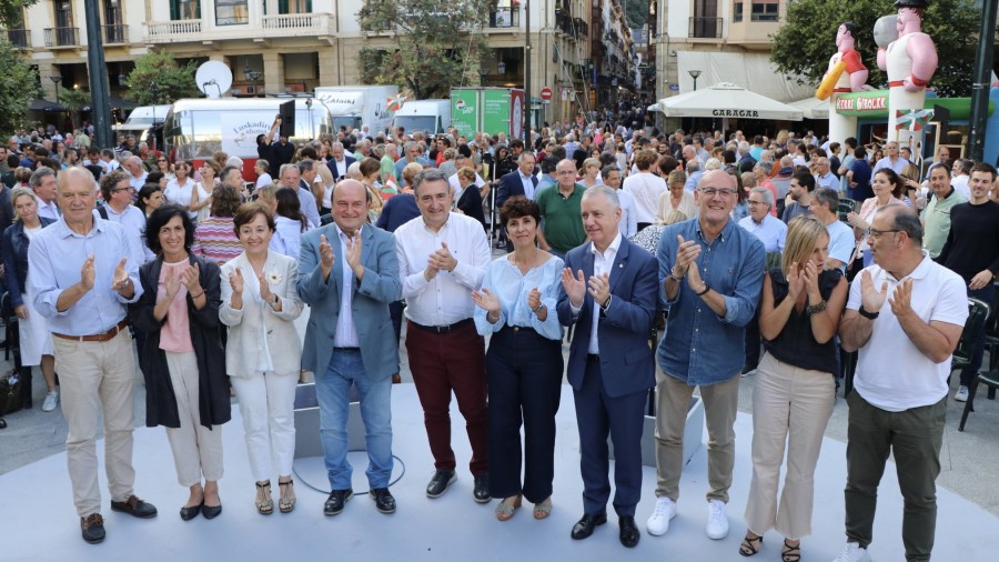 “Euskadira ordu betez etorri, mitina bota, joan… eta hor konpon, Mari Anton!” egiten dutenen kontra ohartarazi du EAJ-PNVk “Euskadira ordu betez etorri, mitina bota, joan… eta hor konpon, Mari Anton!” egiten dutenen kontra ohartarazi du EAJ-PNVk