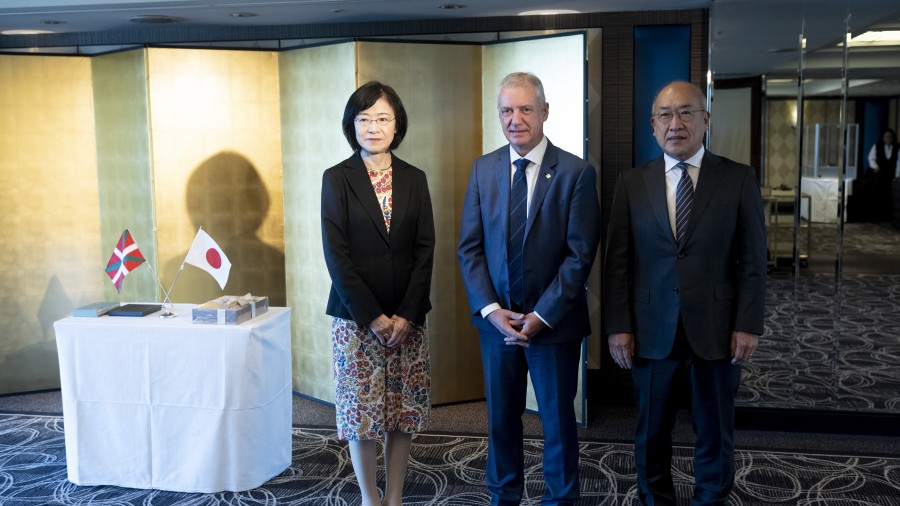 Urkullu Lehendakariak erronka demografikoari erantzuteko Eusko Jaurlaritza sustatzen ari den politika publikoak aurkeztu ditu Tokyon Urkullu Lehendakariak erronka demografikoari erantzuteko Eusko Jaurlaritza sustatzen ari den politika publikoak aurkeztu ditu Tokyon