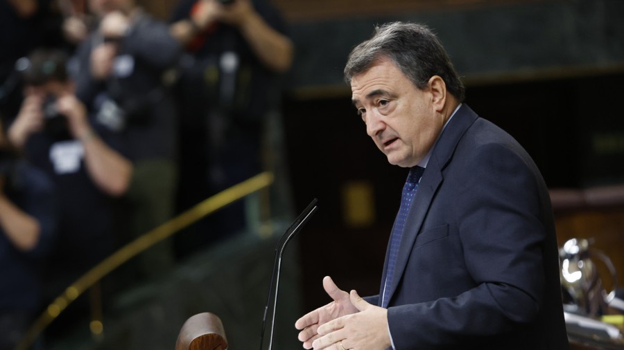 Aitor Esteban reivindica el “importante acuerdo” para la ciudadanía vasca logrado por EAJ-PNV y asegura que el Grupo Vasco sabrá “jugar el partido” de la legislatura Aitor Esteban reivindica el “importante acuerdo” para la ciudadanía vasca logrado por EAJ-PNV y asegura que el Grupo Vasco sabrá “jugar el partido” de la legislatura