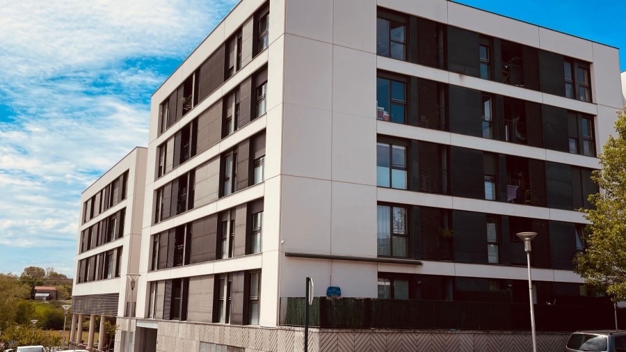 Hondarribia ezin izango da tenkatutako bizitegi-eremua izendatu. HAPOaren tramitazioan aurrera egitea da Hondarribiko etxebizitzaren errealitateari irtenbidea emateko bide nagusia Hondarribia ezin izango da tenkatutako bizitegi-eremua izendatu. HAPOaren tramitazioan aurrera egitea da Hondarribiko etxebizitzaren errealitateari irtenbidea emateko bide nagusia