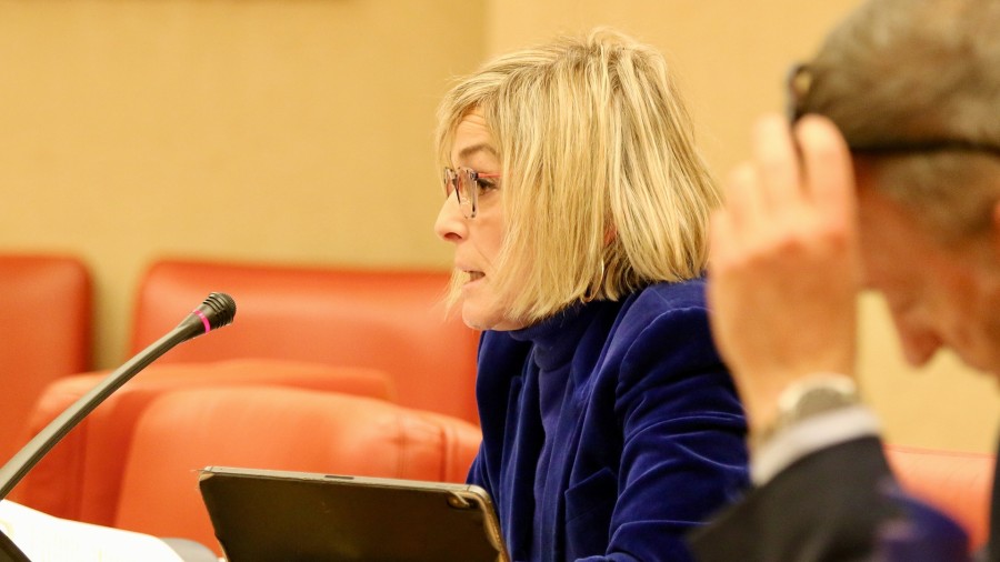 Euskal Taldea pozik agertu da Yolanda Diaz presidenteordeak, jeltzaleen galdera bati erantzunez, euskal hitzarmenen nagusitasuna Espainiako Gobernuak elkarrizketa sozialerako mahaian jorratuko duen hurrengo arauan sartuko dela berrestearekin Euskal Taldea pozik agertu da Yolanda Diaz presidenteordeak, jeltzaleen galdera bati erantzunez, euskal hitzarmenen nagusitasuna Espainiako Gobernuak elkarrizketa sozialerako mahaian jorratuko duen hurrengo arauan sartuko dela berrestearekin