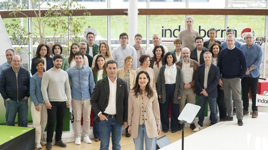 Imanol Pradales: “Euskadi aurrera doa zaintza-eredu propio baterantz, gizarte eragileekin lankidetza eta lan aitortua eta soldata duinak oinarri dituena” Imanol Pradales: “Euskadi aurrera doa zaintza-eredu propio baterantz, gizarte eragileekin lankidetza eta lan aitortua eta soldata duinak oinarri dituena”