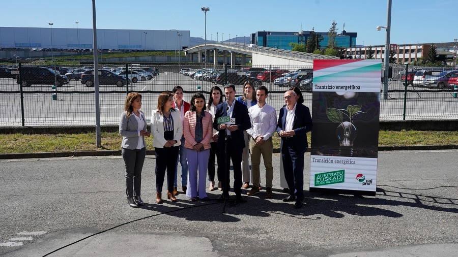 Imanol Pradales: “Bai esaten diegu trantsizio energetikoari eta trantsizio ekologikoari” Imanol Pradales: “Bai esaten diegu trantsizio energetikoari eta trantsizio ekologikoari”