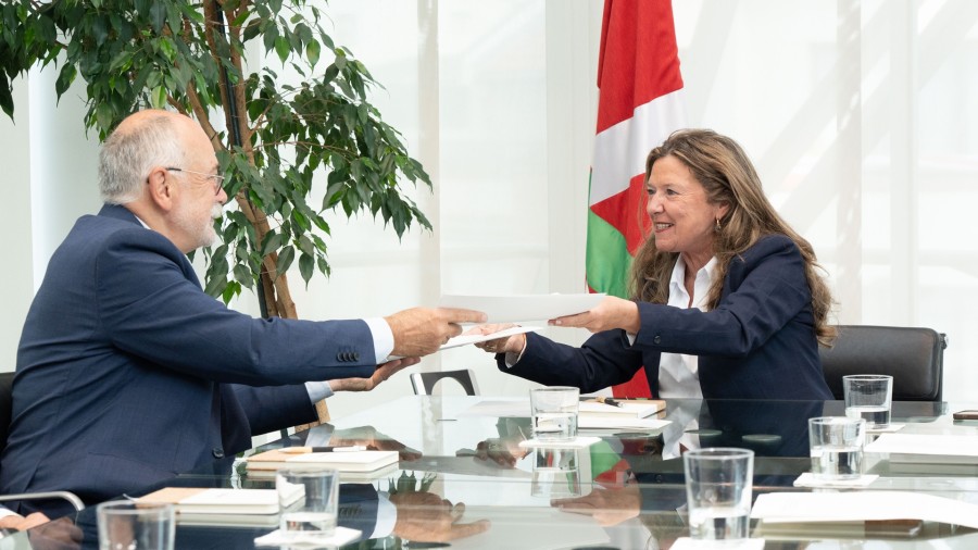 Osasun Sailak Onkologikoa Osakidetzan behin betiko integratzeko hitzarmena sinatu du Osasun Sailak Onkologikoa Osakidetzan behin betiko integratzeko hitzarmena sinatu du