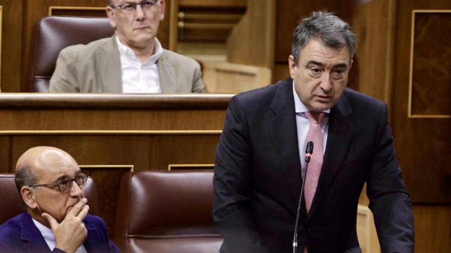 Aitor Esteban urge a Pedro Sánchez a corregir la deriva del Gobierno central para permitir que las CC.AA. gestionen los Fondos Europeos Aitor Esteban urge a Pedro Sánchez a corregir la deriva del Gobierno central para permitir que las CC.AA. gestionen los Fondos Europeos