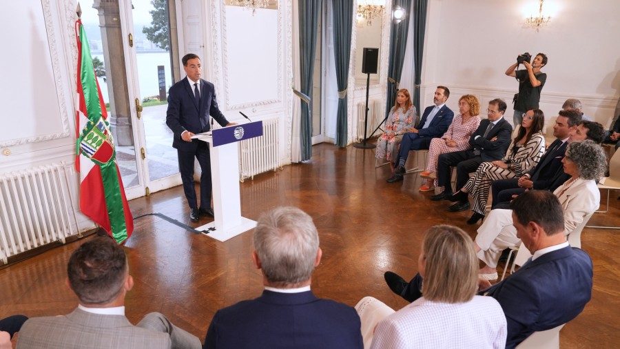 El Lehendakari Pradales presenta su propuesta de “Pacto para el ejercicio ejemplar de la política en Euskadi” El Lehendakari Pradales presenta su propuesta de “Pacto para el ejercicio ejemplar de la política en Euskadi”