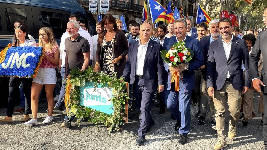 Aitor Esteban muestra el respeto de EAJ-PNV al pueblo catalán en la Diada y recuerda que “Euskadi y Catalunya son dos naciones que quieren ser reconocidas” Aitor Esteban muestra el respeto de EAJ-PNV al pueblo catalán en la Diada y recuerda que “Euskadi y Catalunya son dos naciones que quieren ser reconocidas”