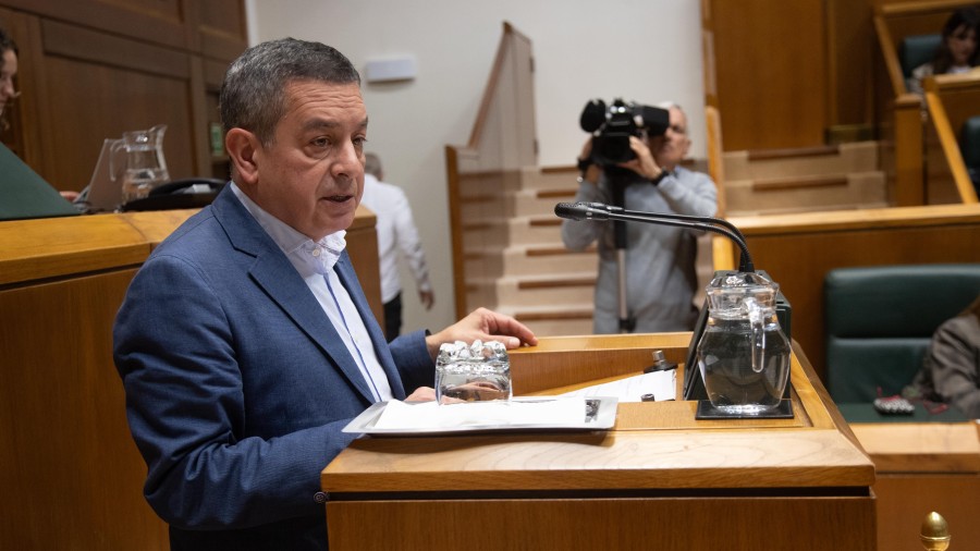 EAJ-PNV y PSE-EE apoyan el compromiso del Departamento de Seguridad de alcanzar 8.000 agentes de la Ertzaintza para el año 2027