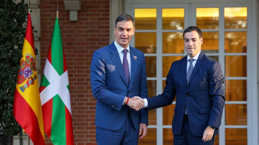 Pradales: “El momento actual y los retos a los que nos enfrentamos evidencian que tenemos que mejorar nuestro autogobierno”