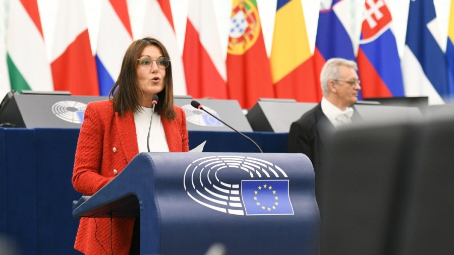 Oihane Agirregoitia exige a la Comisión Europea que se pronuncie sobre la situación migratoria en Euskadi