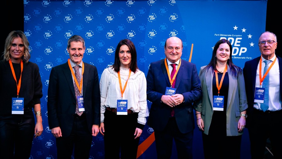 Ortuzar: “Pese a las dificultades, hay mimbres para construir una Europa más federal y democrática que sepa sumar a las culturas, lenguas e identidades que la componemos”